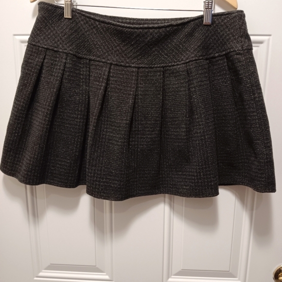 Chouyatou Dresses & Skirts - Chouyatou Women's Casual Plaid A-Line Wool Pleated Short Skirt Charcoal